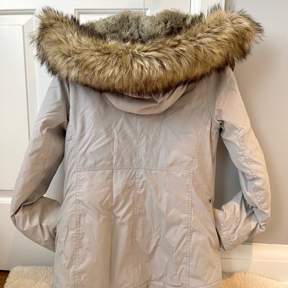 Aritzia TNA Niseko Long Parka in Light Warm Grey - Picture 4 of 4